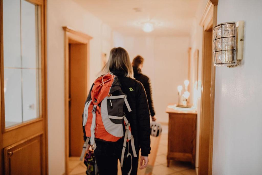 Dorfcafe Unken Hotelpension Swirtshaus Im Dorf Esterno foto