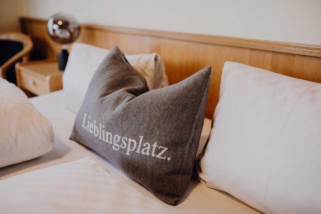 Dorfcafe Unken Hotelpension Swirtshaus Im Dorf Esterno foto
