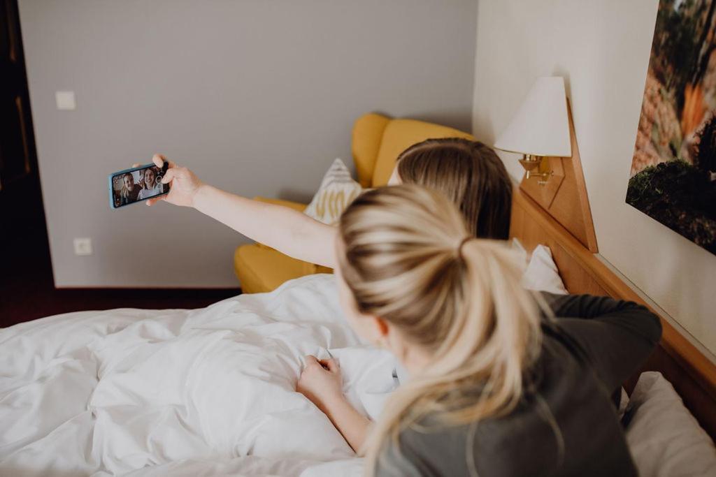 Dorfcafe Unken Hotelpension Swirtshaus Im Dorf Esterno foto
