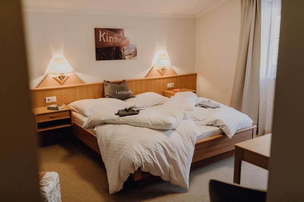 Dorfcafe Unken Hotelpension Swirtshaus Im Dorf Esterno foto