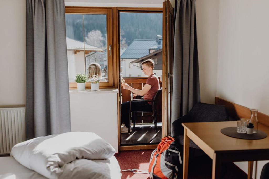 Dorfcafe Unken Hotelpension Swirtshaus Im Dorf Esterno foto
