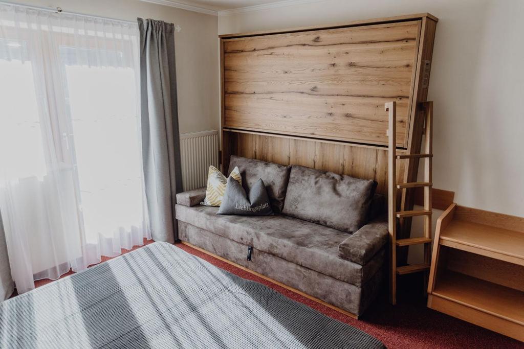 Dorfcafe Unken Hotelpension Swirtshaus Im Dorf Esterno foto